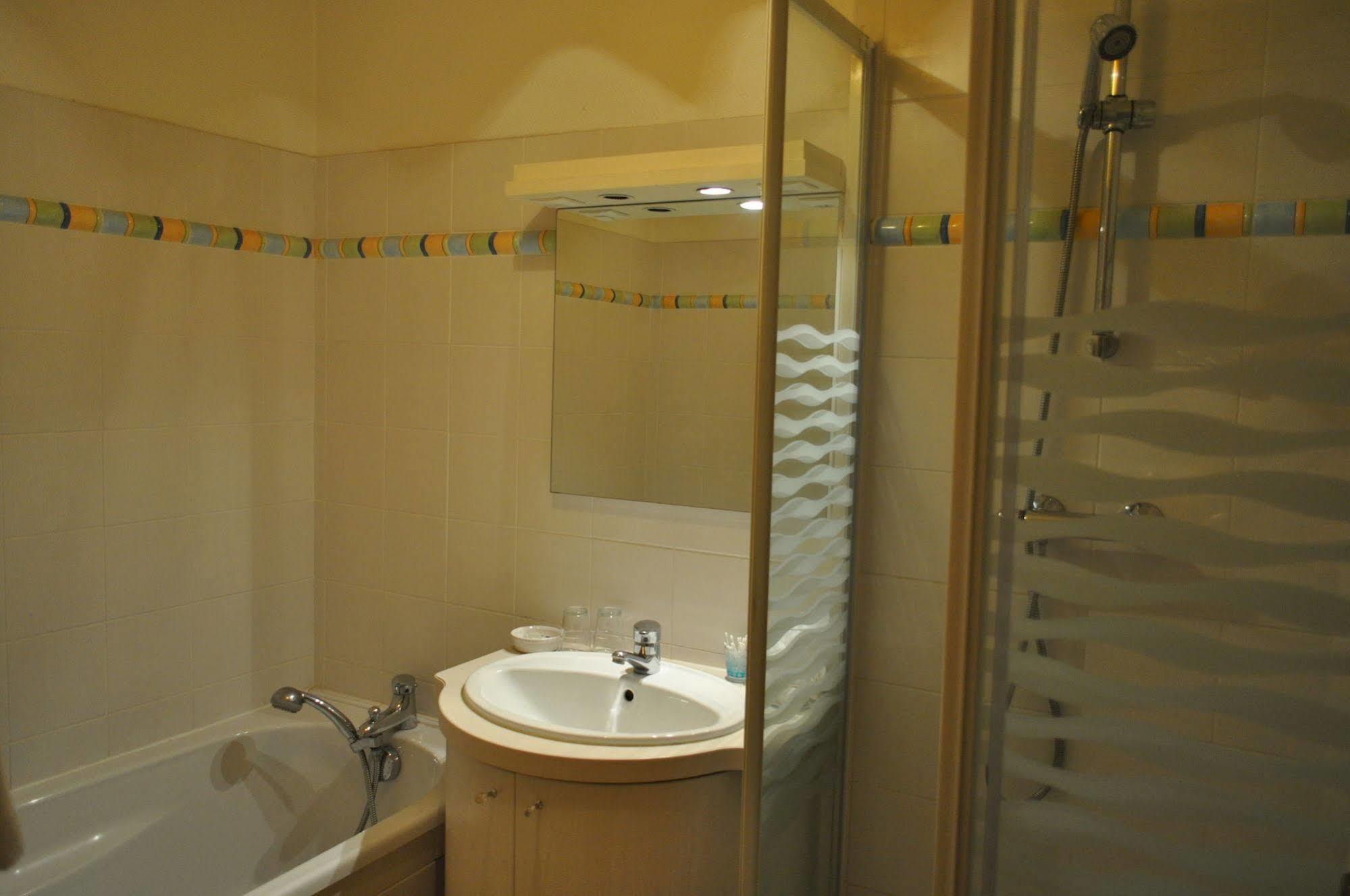 Le Chateau Des Ormes Bed and Breakfast Lambersart Exterior foto